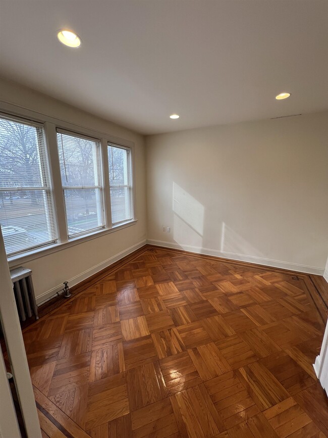 96 Bartholdi Ave in Jersey City, NJ - Building Photo - Building Photo