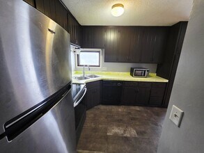 8425 Brunswick Ave N in Minneapolis, MN - Building Photo - Building Photo