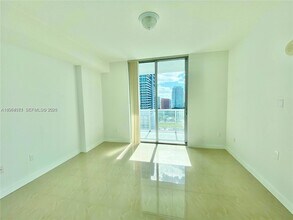 79 SW 12th St, Unit 2402-S in Miami, FL - Building Photo - Building Photo