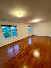 391 Pleasant St, Unit 307 in Melrose, MA - Building Photo - Building Photo