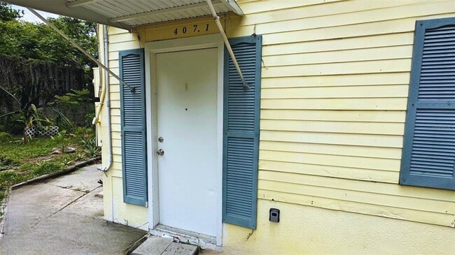 407 Poinsettia Rd in Daytona Beach, FL - Building Photo - Building Photo