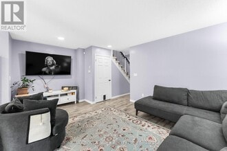 37 Dykstra Ln in Clarington, ON - Building Photo - Building Photo