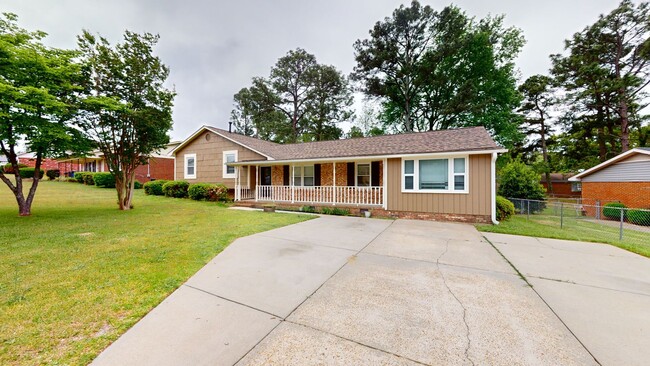 6107 Sabine Dr in Fayetteville, NC - Building Photo - Building Photo