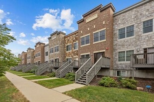 457 2nd Ave SW in Cedar Rapids, IA - Building Photo