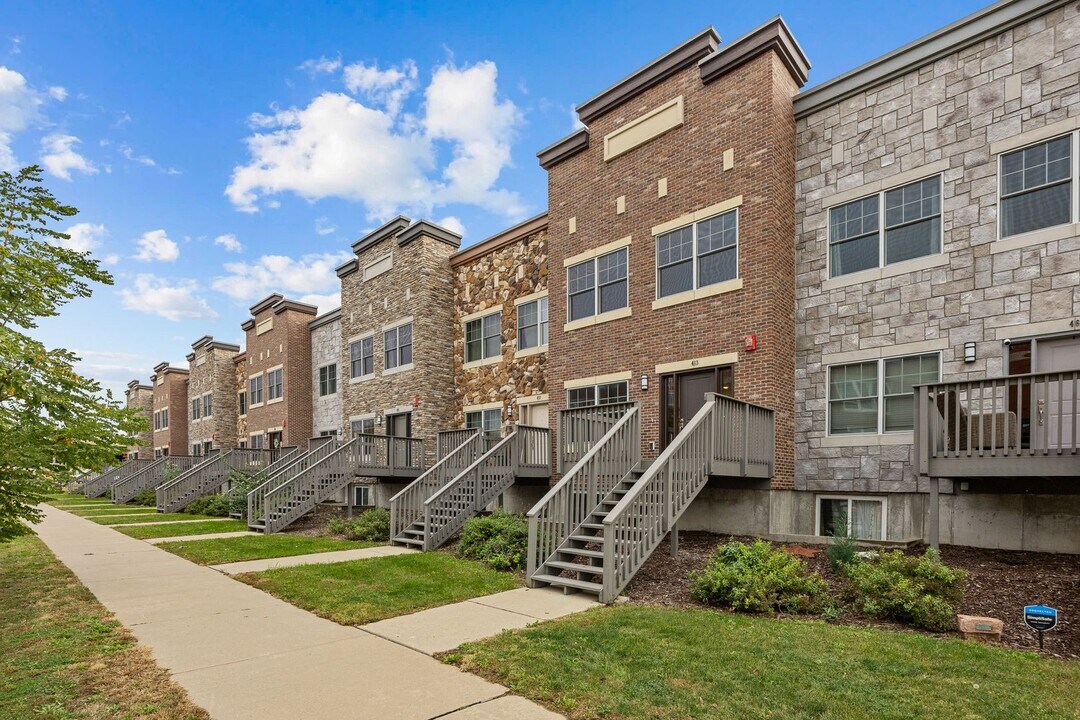 457 2nd Ave SW in Cedar Rapids, IA - Building Photo