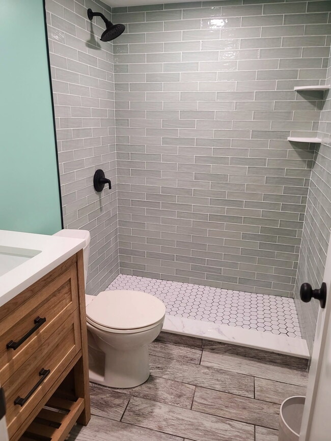 133 N Country Rd in Port Jefferson, NY - Building Photo - Building Photo