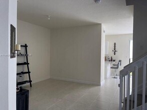 11064 W 33rd Way in Hialeah, FL - Building Photo - Building Photo