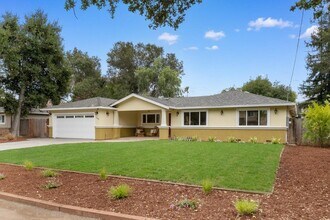 1098 Muir Way in Los Altos, CA - Building Photo - Building Photo
