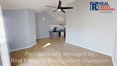 3006 Lauren Pl Dr in Wilmington, NC - Foto de edificio - Building Photo