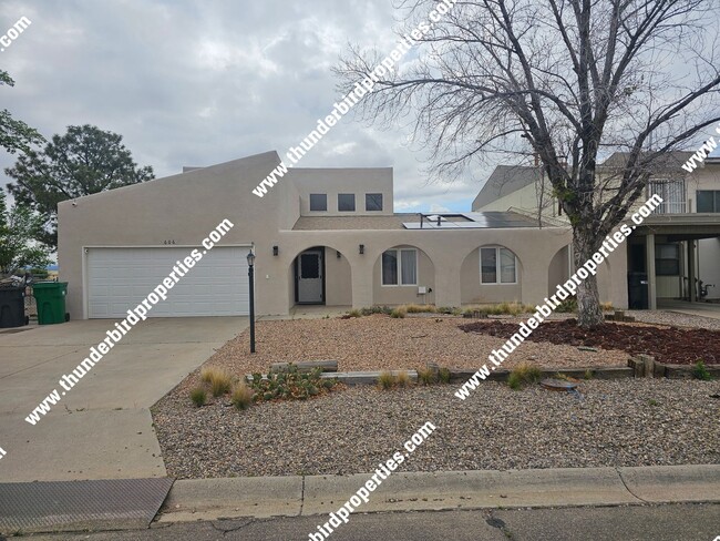 property at 606 Lakeview Cir SE