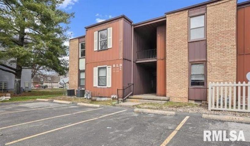 2539 W Monroe St in Springfield, IL - Building Photo