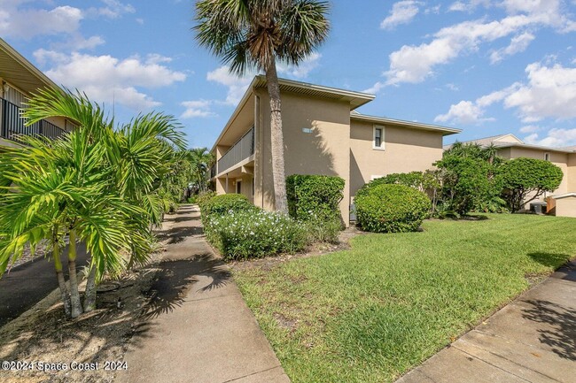 110 Desoto Pkwy in Satellite Beach, FL - Foto de edificio - Building Photo