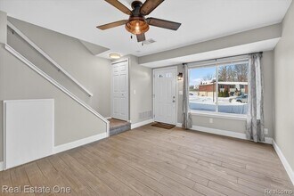 874 N Main St in Milford, MI - Building Photo - Building Photo