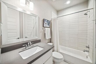 4211 Allen St in Houston, TX - Building Photo - Building Photo