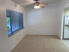 9000 Griggs Rd in Englewood, FL - Building Photo - Building Photo