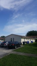 7411 SW 10th Ct in North Lauderdale, FL - Building Photo - Building Photo