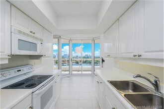 21205 Yacht Club Dr-Unit -2007 in Aventura, FL - Building Photo - Building Photo