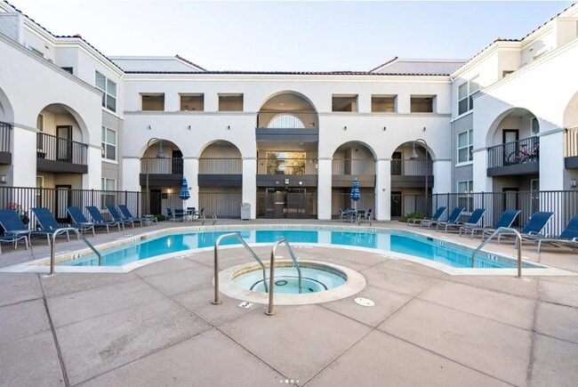 Villa Montanaro in Pleasant Hill, CA - Foto de edificio - Building Photo