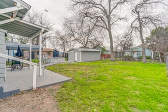 122 Finch Pl in San Antonio, TX - Foto de edificio - Building Photo