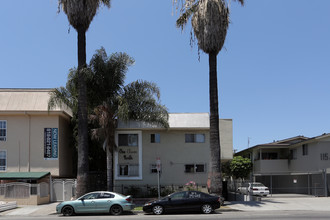 111 N Normandie Ave in Los Angeles, CA - Foto de edificio - Primary Photo