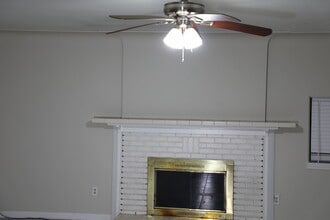 25323 Orchard Lake Rd in Farmington Hills, MI - Foto de edificio - Building Photo