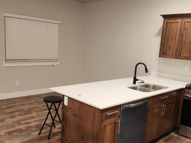 1205 W Canterbury Cir in Clearfield, UT - Building Photo - Building Photo