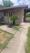 3374 J St in San Antonio, TX - Building Photo