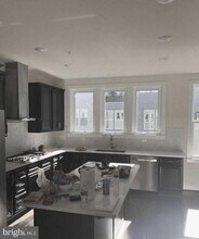 13390 Sherwood Park Ln in Herndon, VA - Building Photo - Building Photo