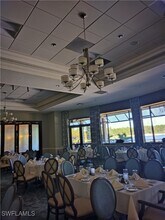 3850 Sawgrass Way in Naples, FL - Foto de edificio - Building Photo