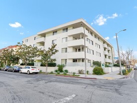 11406 Exposition Blvd., Apartamentos