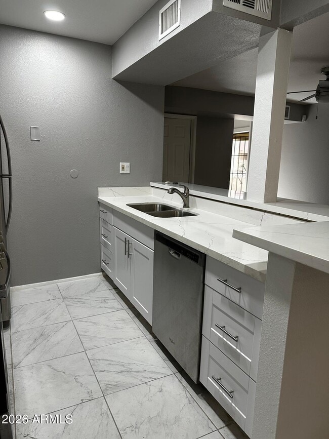 1701 W Tuckey Ln in Phoenix, AZ - Building Photo - Building Photo