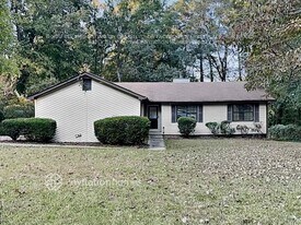 820 Cedar Lake Dr SE in Conyers, GA - Building Photo