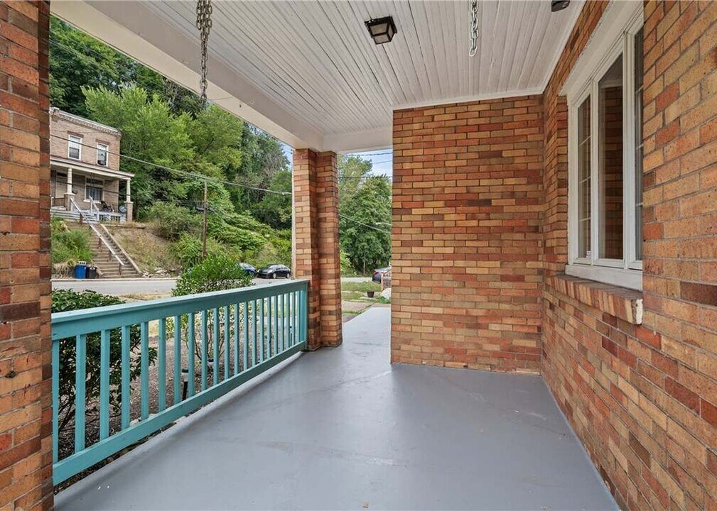 3729 Baytree St in Pittsburgh, PA - Building Photo