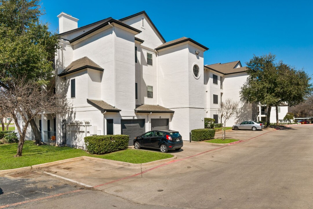 Arboretum at Lewisville in Lewisville, TX - Building Photo