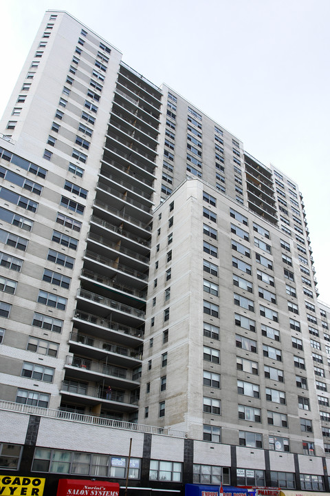 Silver Towers in Kew Gardens, NY - Building Photo