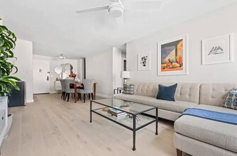 16 W 16th St in New York, NY - Building Photo - Building Photo