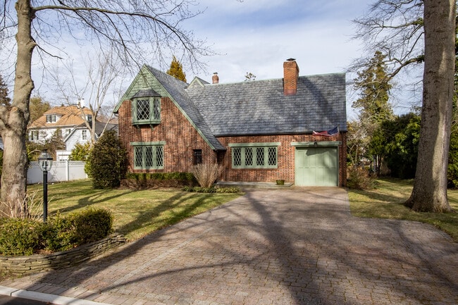 property at 3 Monmouth Ave