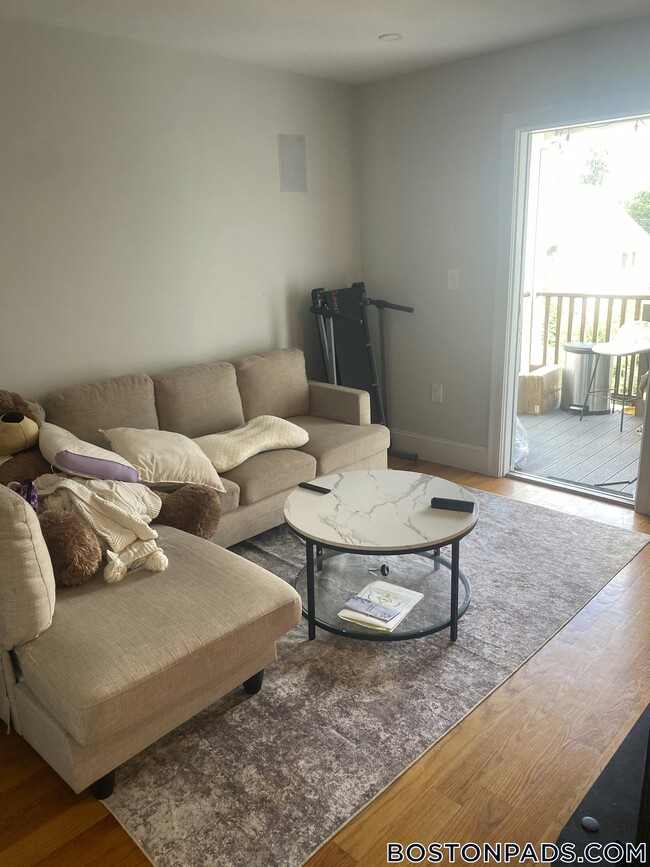 127 Shirley St, Unit 2