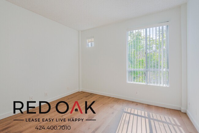 884 Palm Ave in West Hollywood, CA - Building Photo - Building Photo