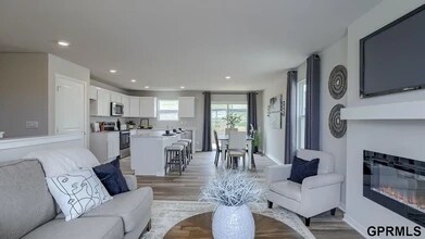 18801 Ogden St in Elkhorn, NE - Foto de edificio - Building Photo