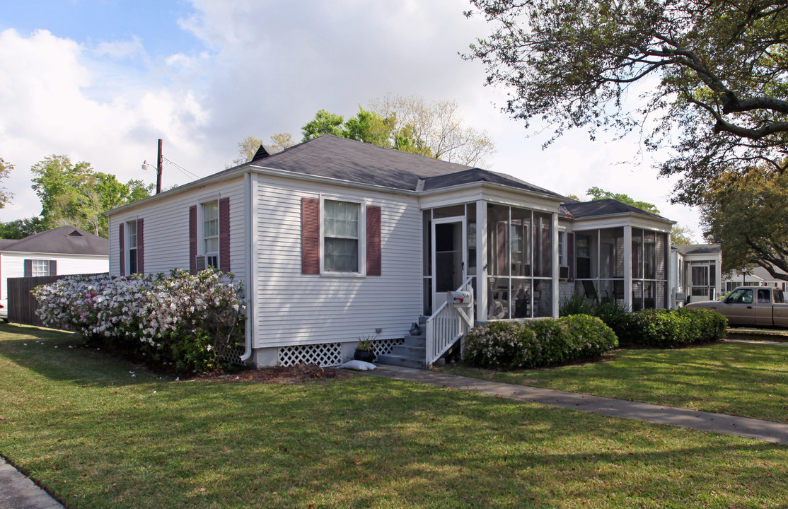 Azalea Garden Properties Apartments in New Orleans, LA - Building Photo