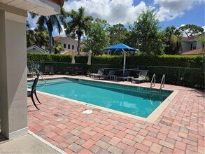 1020 Peggy Cir, Unit 101 in Naples, FL - Building Photo - Building Photo