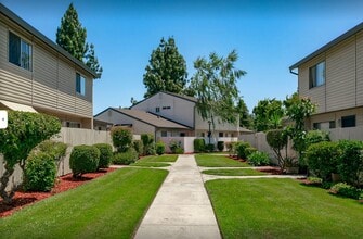 Union North Apartments in Manteca, CA - Building Photo - Interior Photo