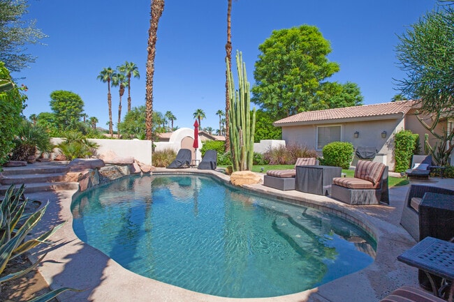 property at 78885 Vía Ventana