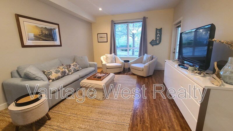 1990 Upper Sundance Dr in West Kelowna, BC - Building Photo