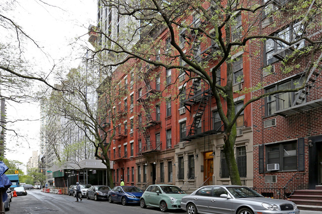 350 E 89th St in New York, NY - Foto de edificio - Building Photo