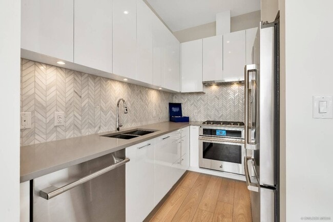 property at 3559 E Kent Avenue N