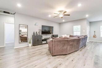 1119 Bell St in Arlington, TX - Building Photo - Building Photo