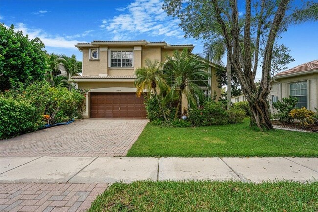 property at 19059 Skyridge Cir