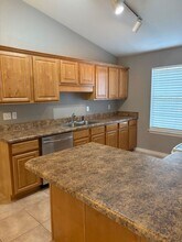 1831 Sundown Dr in Navarre, FL - Building Photo - Building Photo